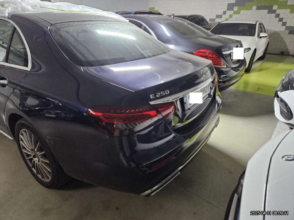 2022 Mercedes-Benz E250, photograph 8