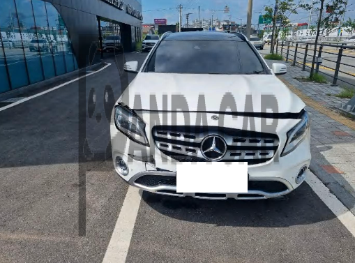 2019 Mercedes-Benz GLA220, photograph 1