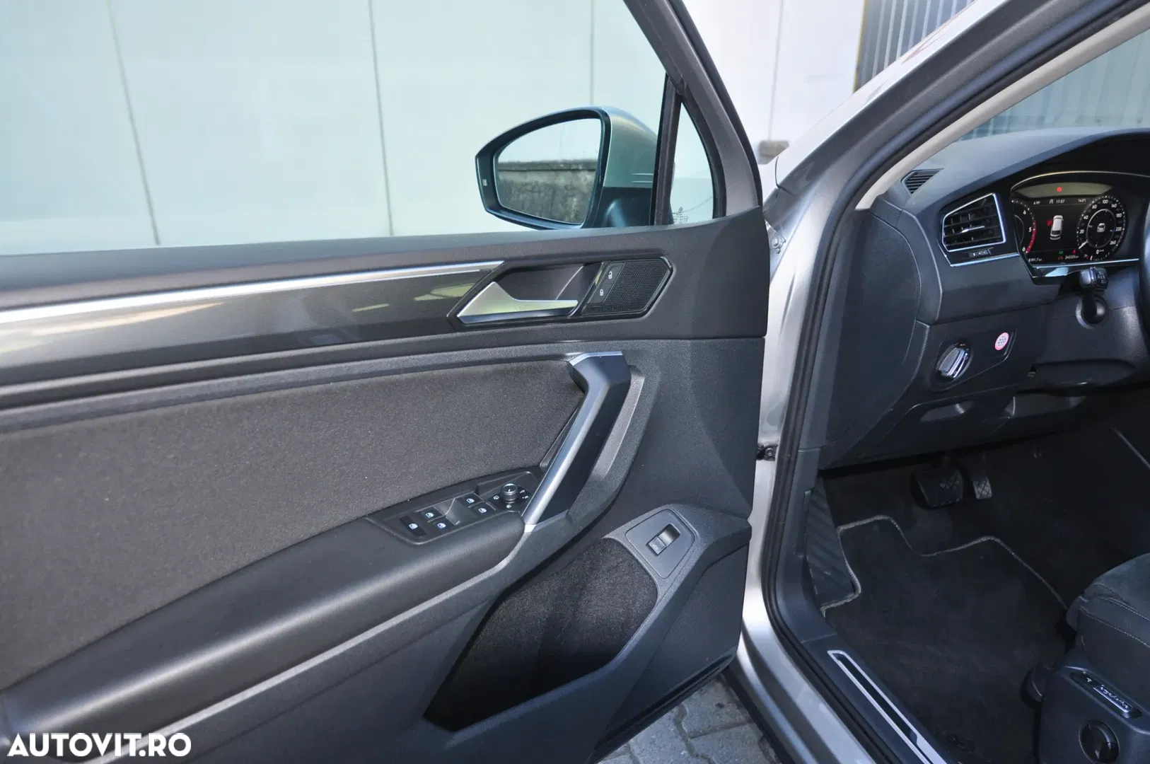 2018 Volkswagen Tiguan 2.0 TDI 4Mot DSG Highline, photograph 9