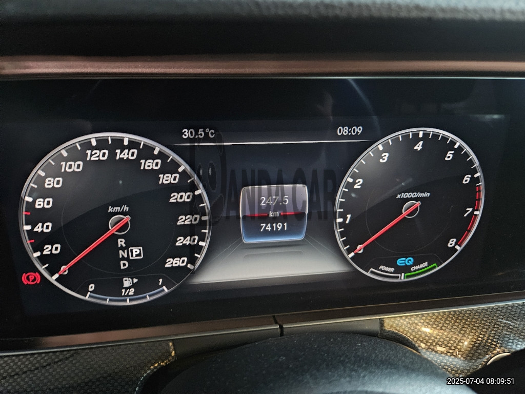 2020 Mercedes-Benz Benz E350 4Matic, photograph 4