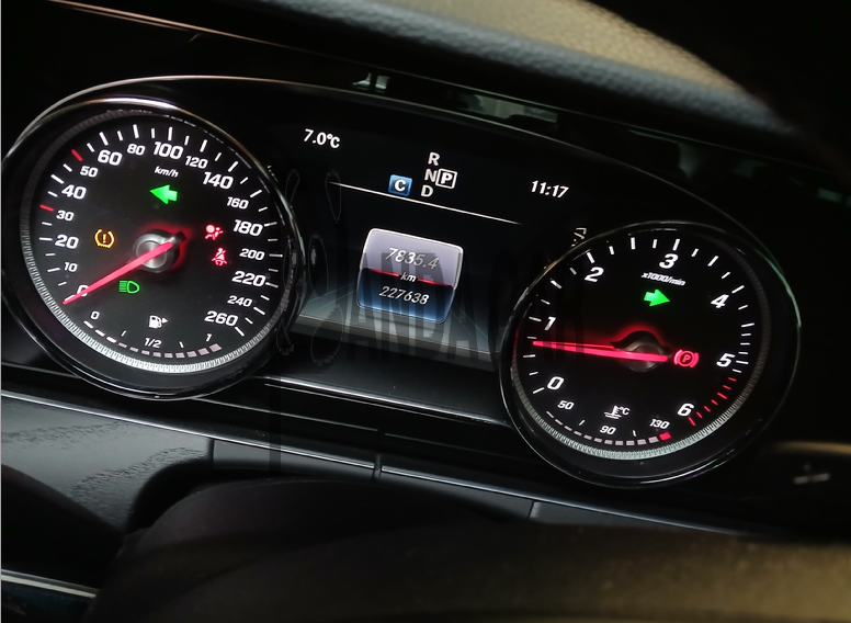 2017 Mercedes-Benz E220 d, photograph 4
