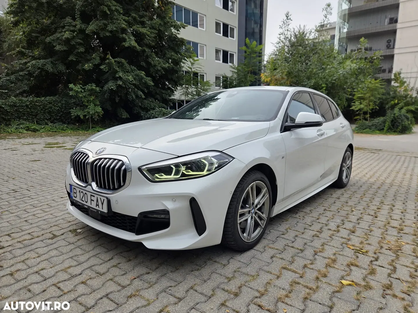 2024 BMW Seria 1 118i Aut. Edition M Sport Shadow, photograph 3