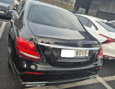 2018 Mercedes-Benz E220 d 4Matic, photograph 1