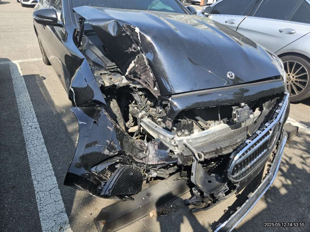 2022 Mercedes-Benz E350 4MATIC, photograph 5
