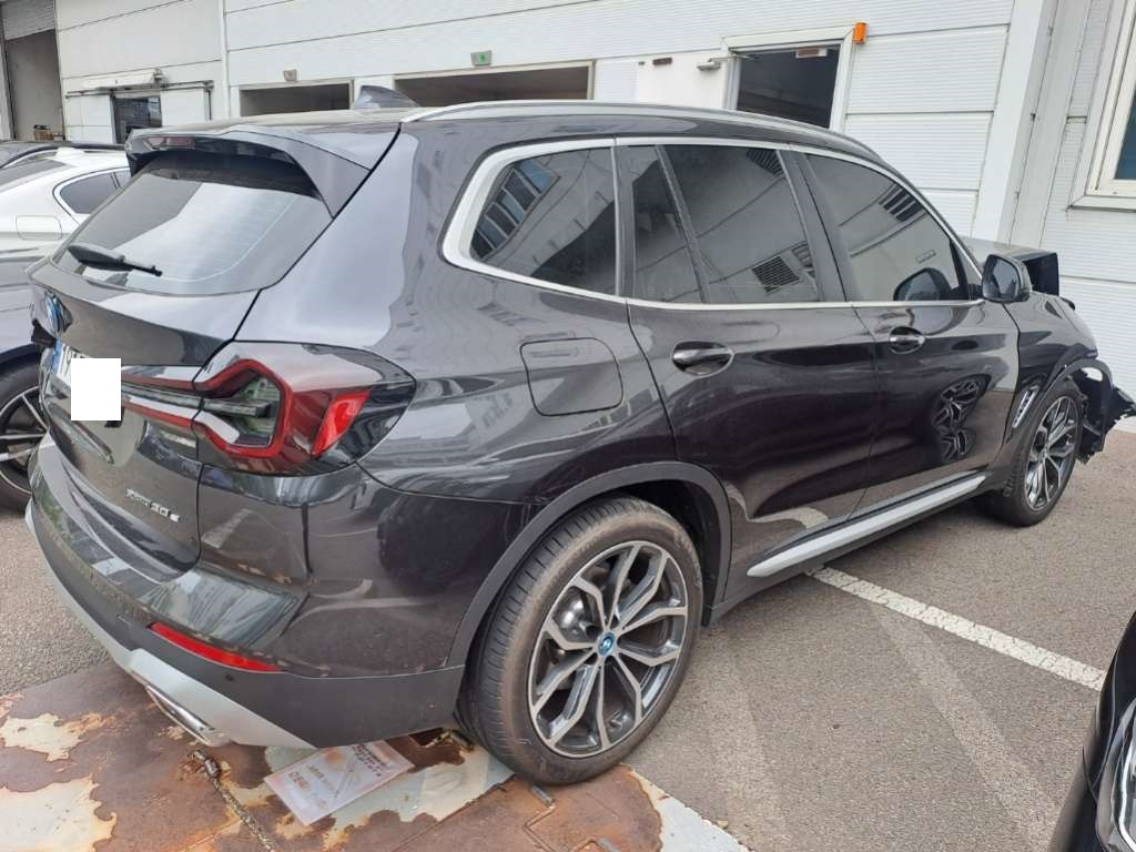 2024 BMW X3 xDrive30e, photograph 3