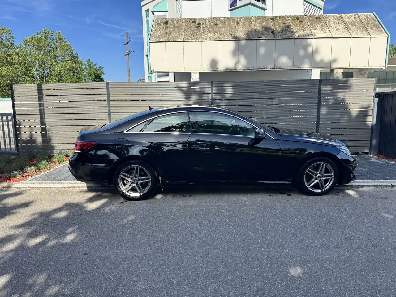 2016 Mercedes-Benz E 350 (BlueTEC) d Coupe 9G-TRONIC, photograph 3