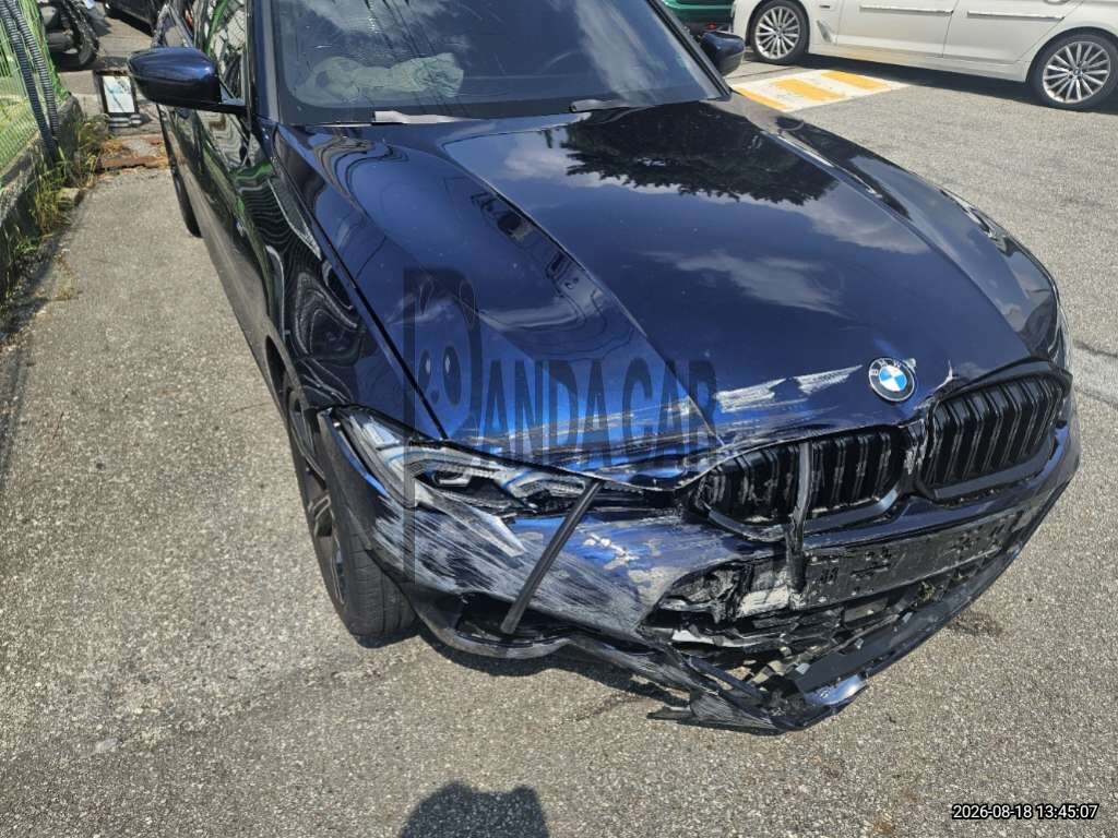 2025 BMW 320i, photograph 1