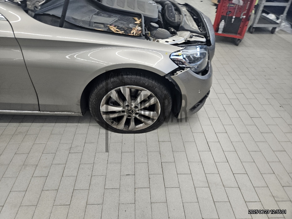 2020 Mercedes-Benz C200, photograph 4