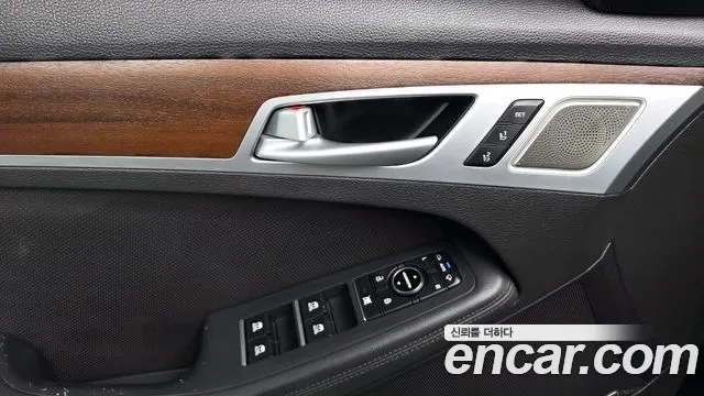 Genesis G80 3.3 GDI AWD — photo 1 of 20