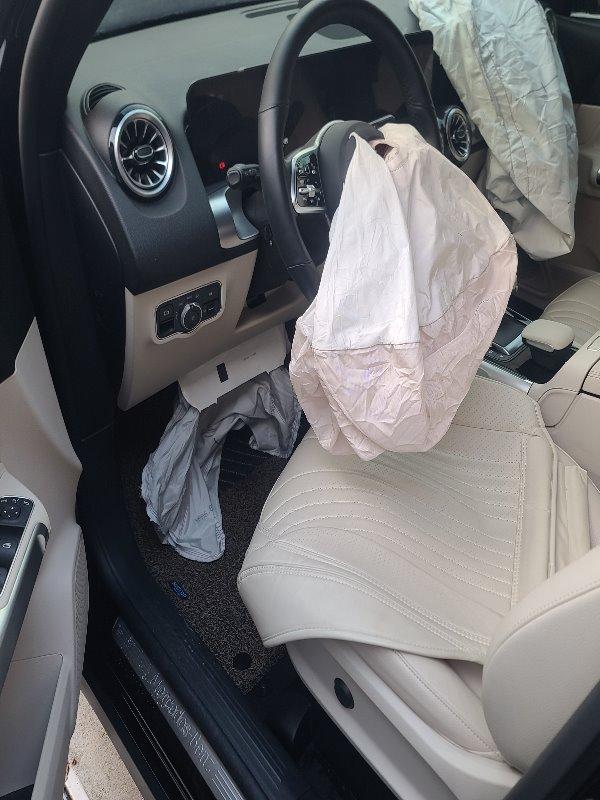 2023 Mercedes-Benz GLB200 d, photograph 1