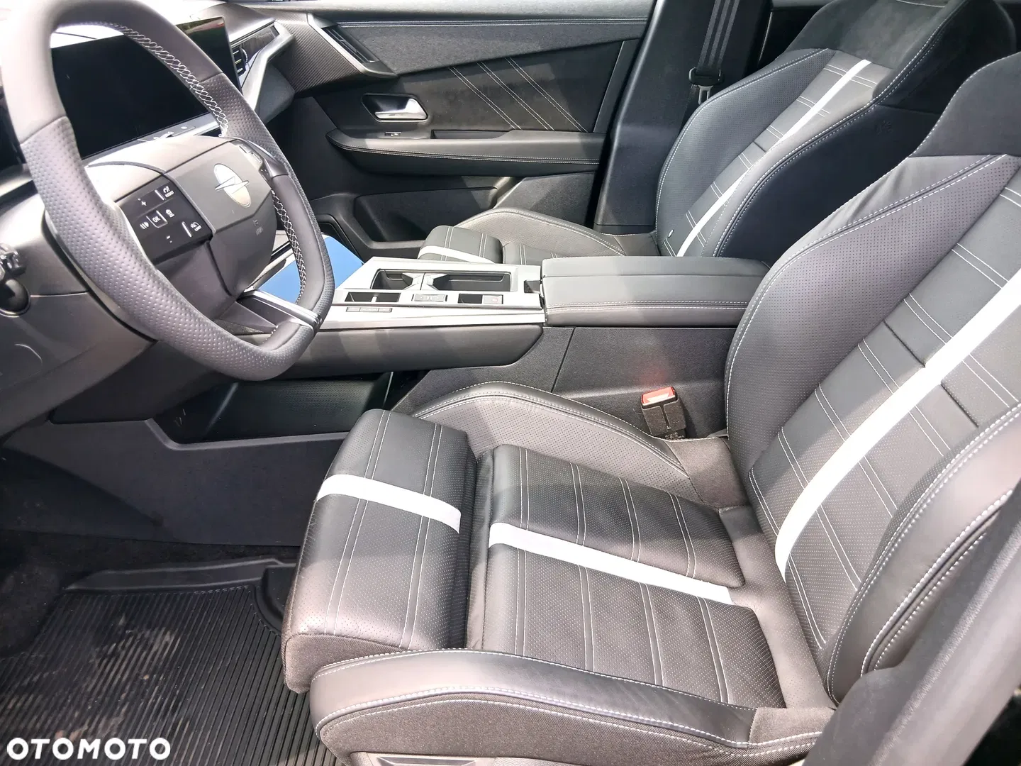 2025 Opel Grandland 1.2 mHEV GS eDTC6, photograph 9