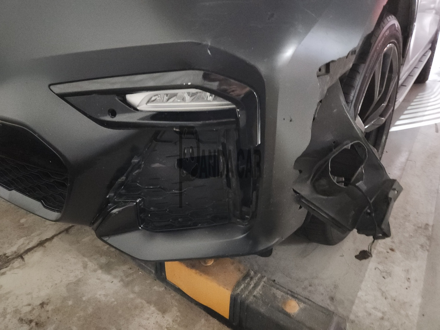 2021 BMW X7 xDrive40i, photograph 2