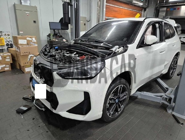 2024 BMW iX1 xDrive30, photograph 4