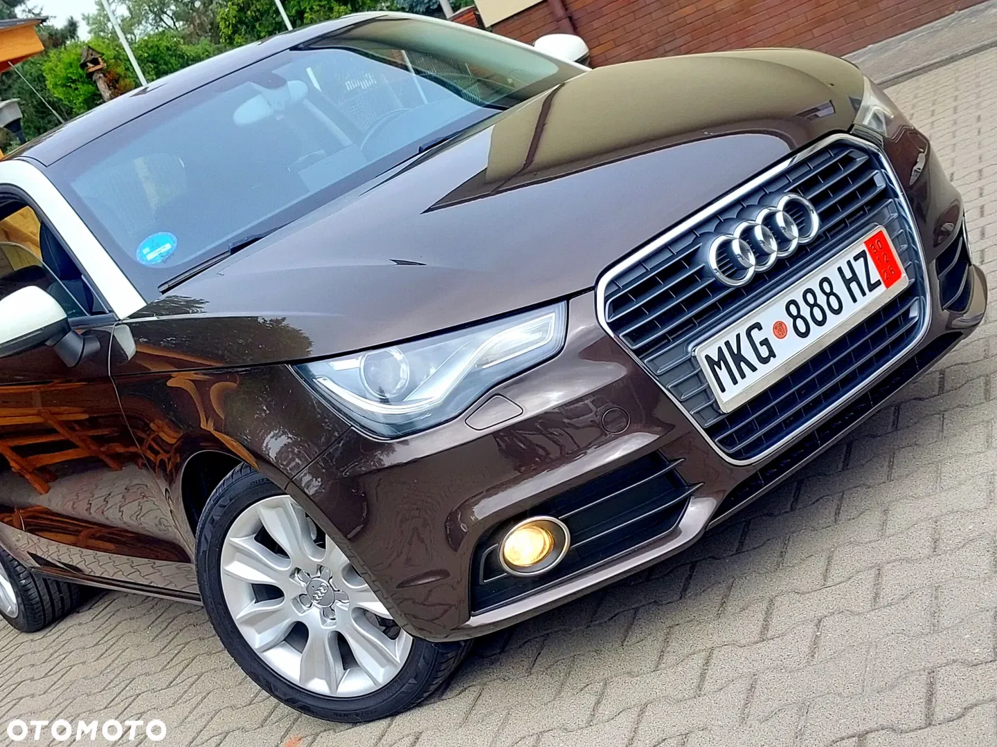 2011 Audi A1 3-drzwiowe 1.6 TDI S line Sportpaket, photograph 1
