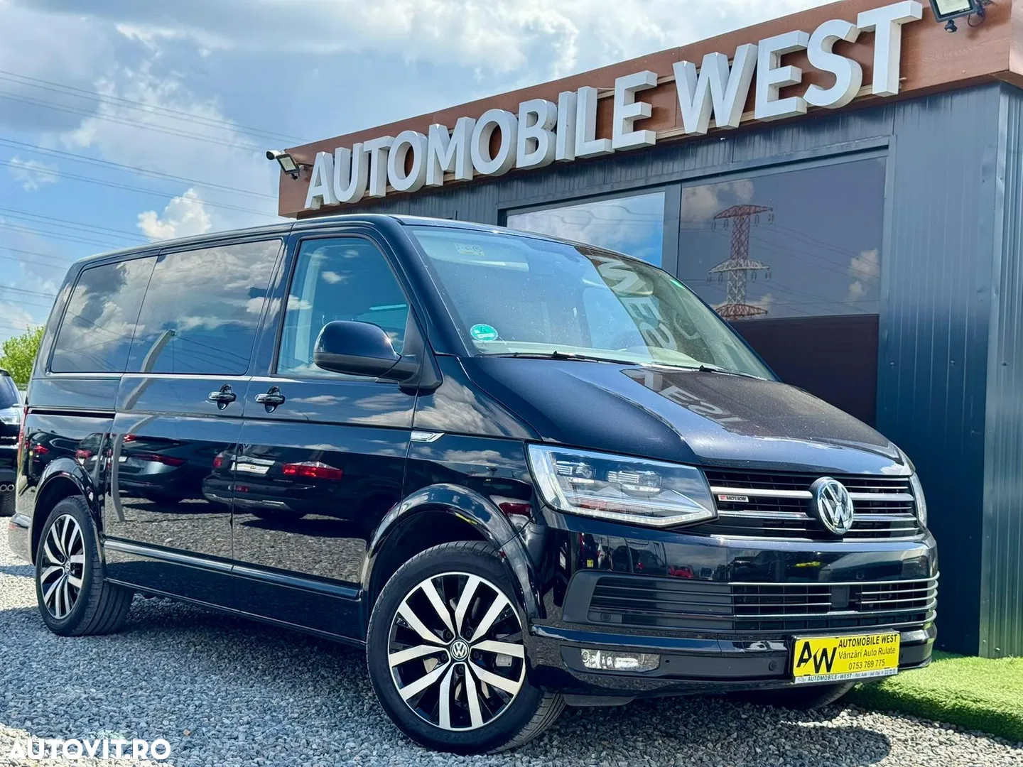 2019 Volkswagen Multivan, photograph 2