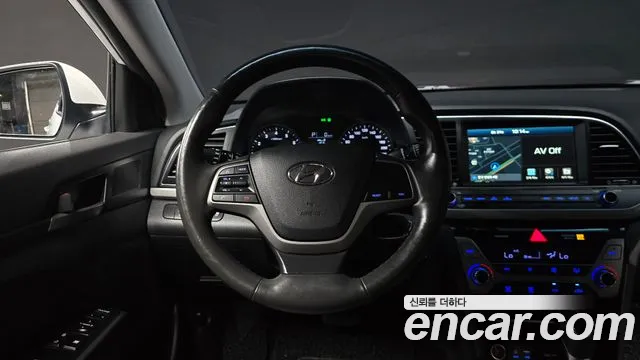 2017 Hyundai AVANTE 1.6 GDI Smart, photograph 3