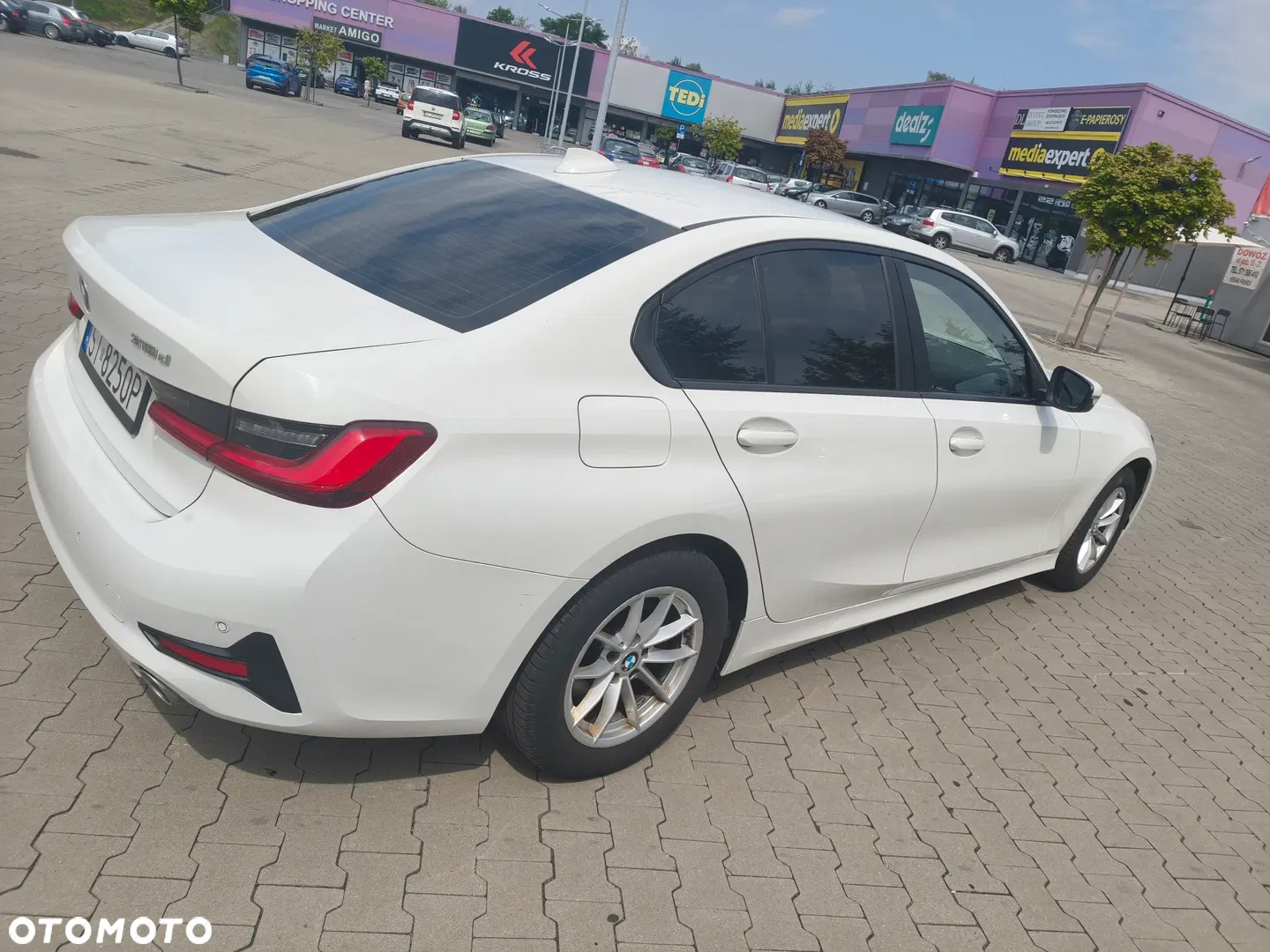 2019 BMW Seria 3 318d, photograph 4