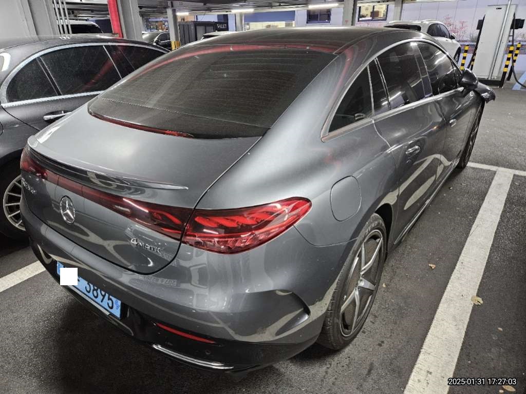 2023 Mercedes-Benz EQE350 4MATIC, photograph 2