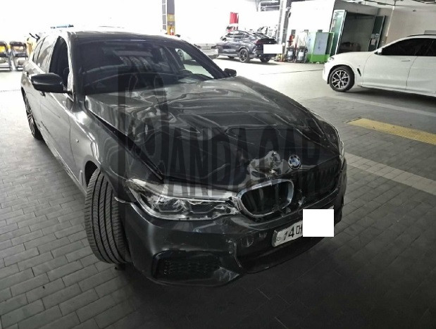 2019 BMW 530i M Sport Package Plus, photograph 2