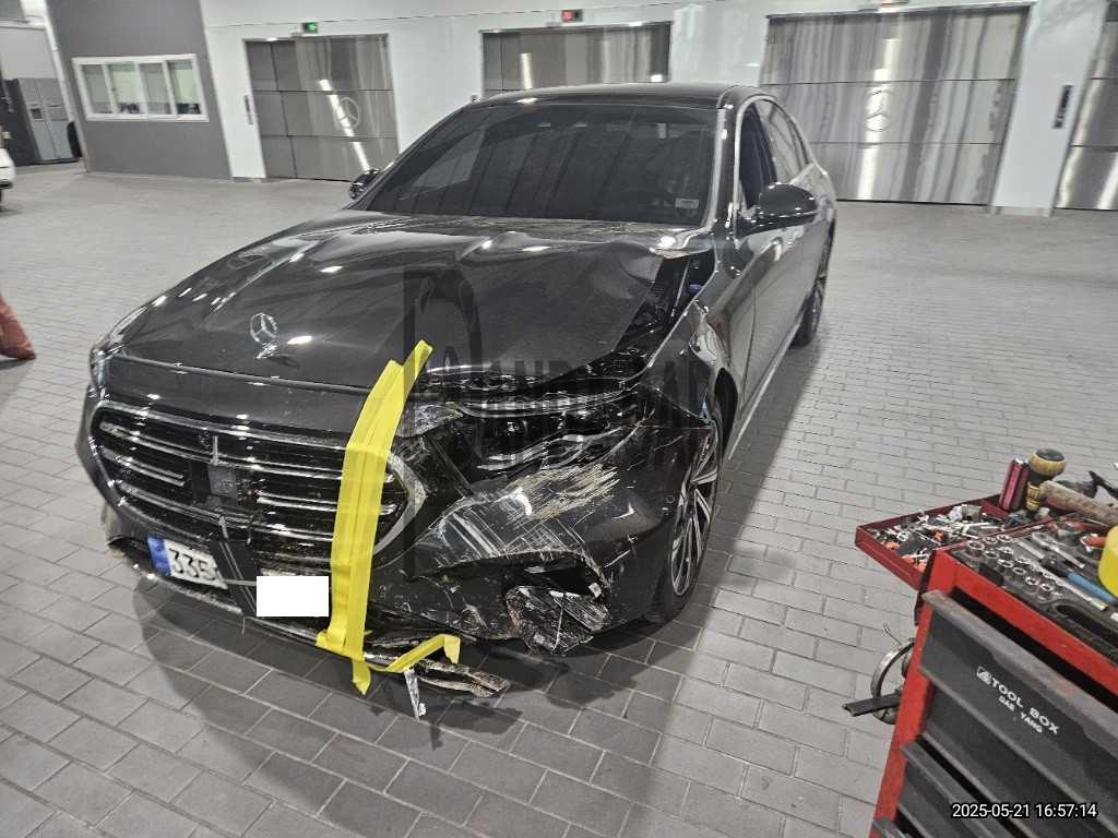 2024 Mercedes-Benz E 300 4MATIC, photograph 3