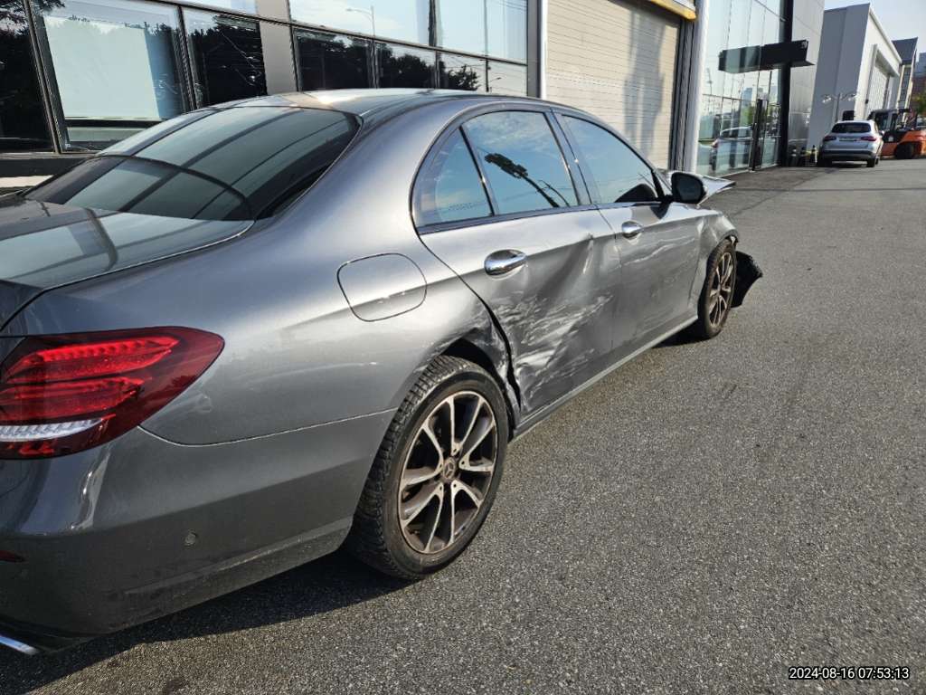2020 Mercedes-Benz E 250, photograph 1
