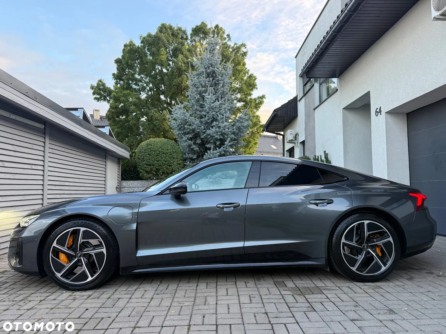 2022 Audi e-tron GT, photograph 6