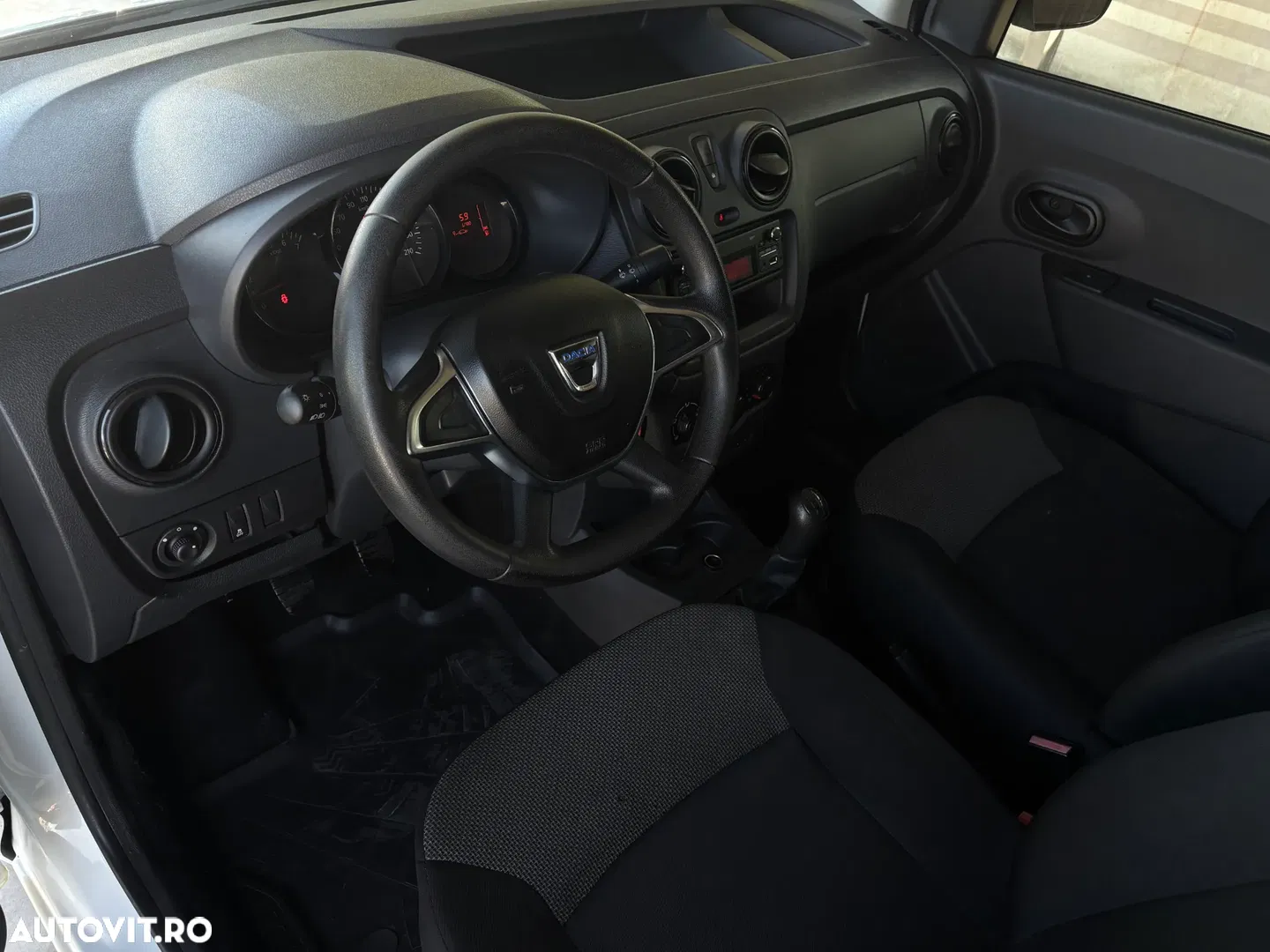 2018 Dacia Dokker 1.5 Laureate, photograph 4