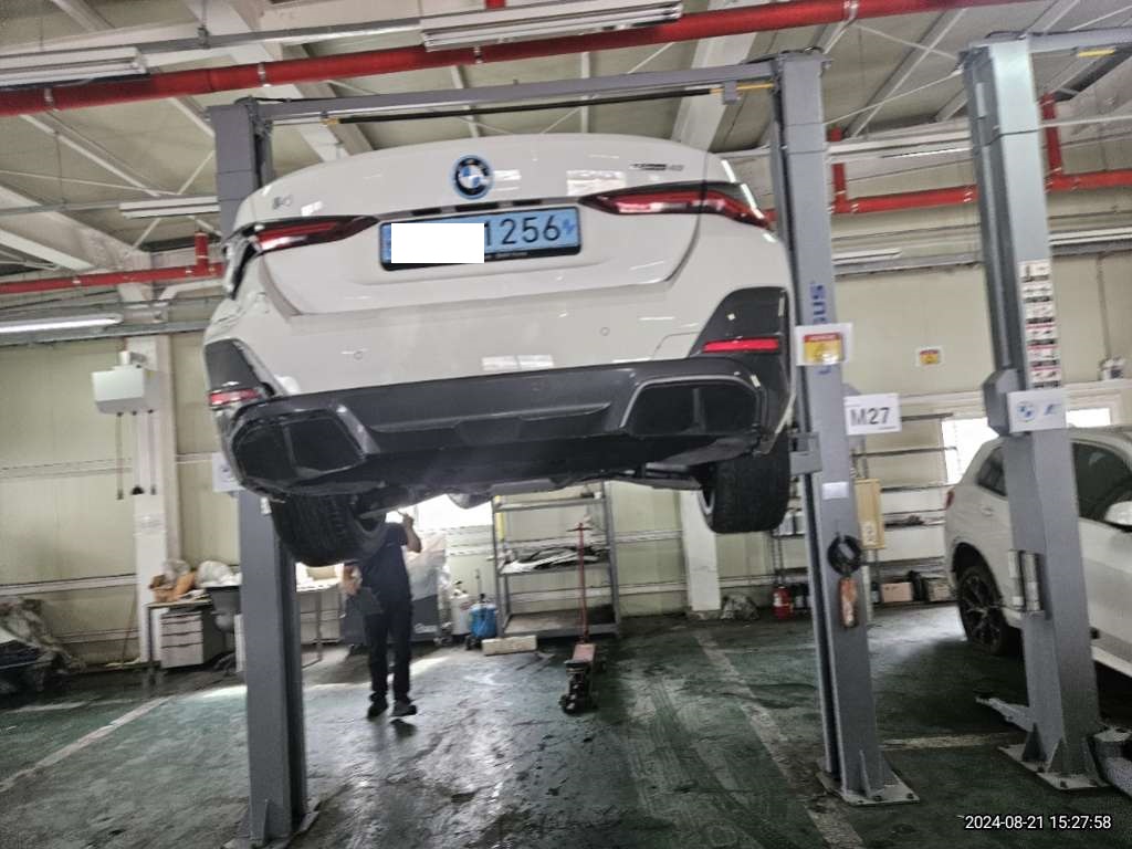 2022 BMW i4 eDrive40, photograph 4