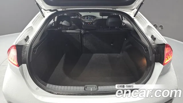2016 Hyundai Ioniq Q, photograph 6