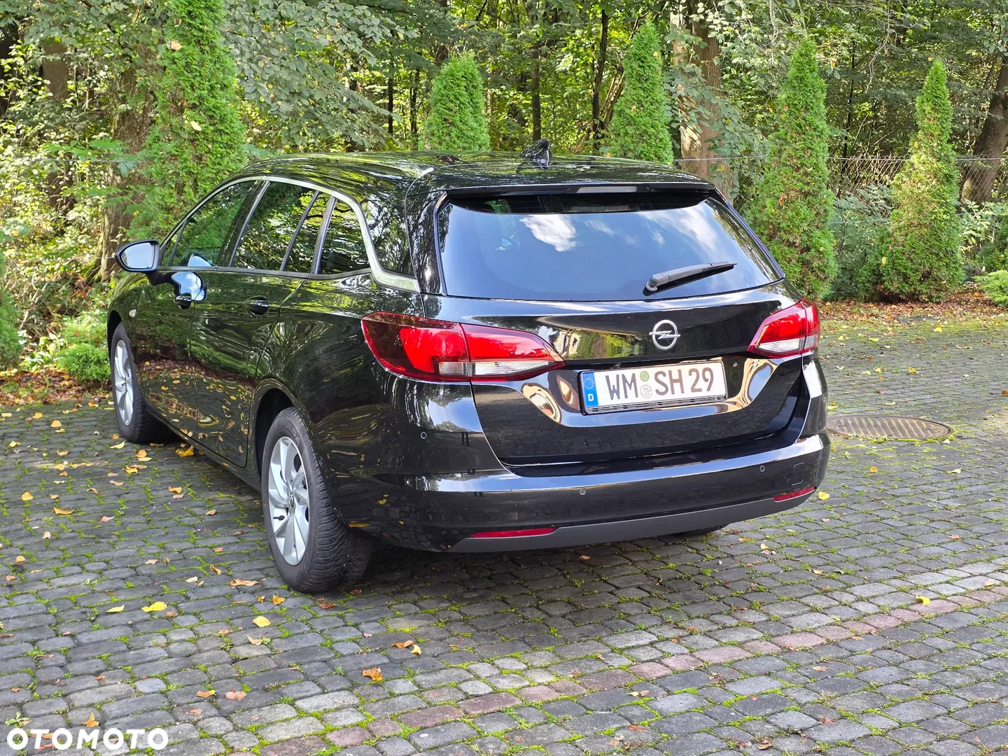 2017 Opel Astra 1.6 CDTI DPF ecoFLEX Start/Stop Exklusiv, photograph 4