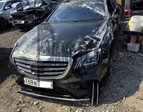 2020 Mercedes-Benz S450 4MATIC, photograph 2