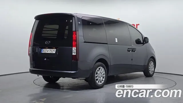 Hyundai Staria Cargo 3-Seater — photo 1 of 30