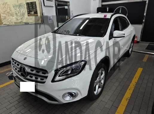 2019 Mercedes-Benz GLA220, photograph 1