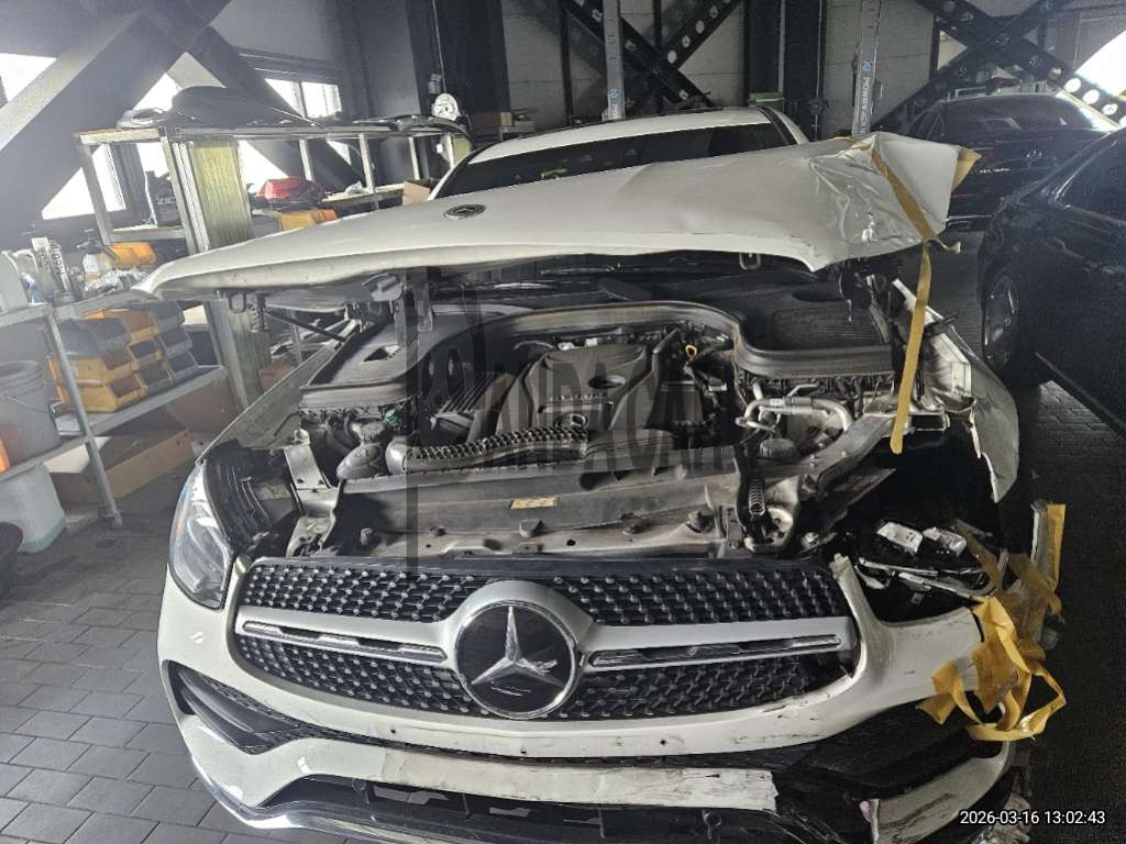 2021 Mercedes-Benz GLC300 e 4MATIC Coupe, photograph 1