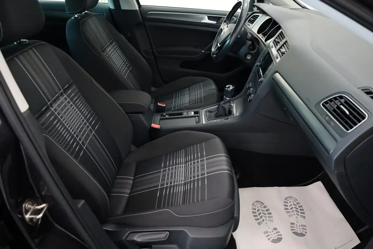2015 Volkswagen Golf VII Lim. Lounge SH,PDC,SR+WR, photograph 4