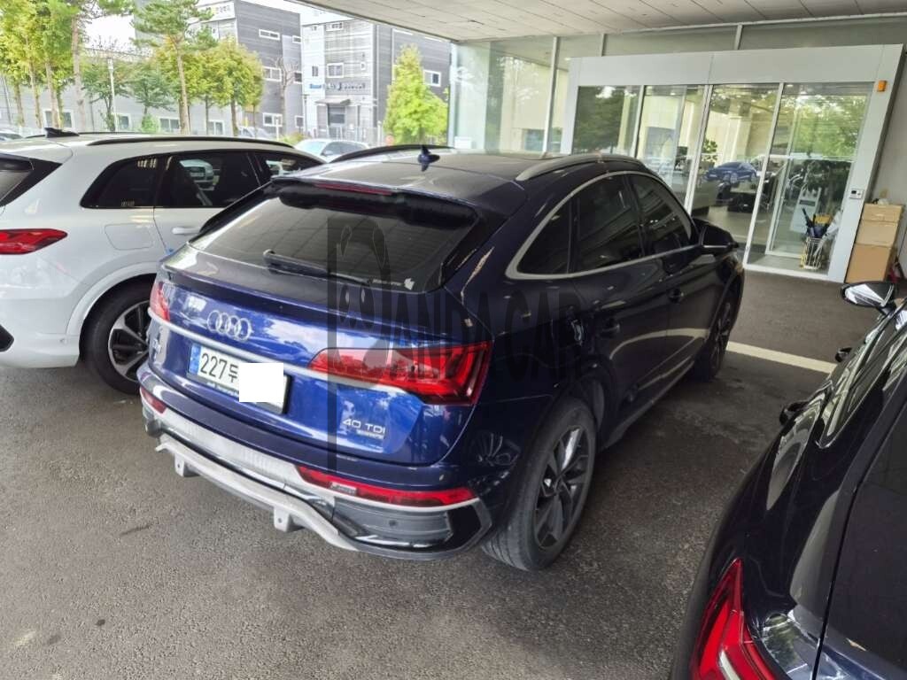 2021 Audi Q5 Sportback 40 TDI quattro, photograph 3