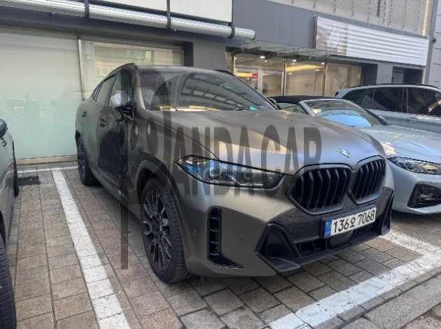 2025 BMW X6 xDrive40i M Sport, photograph 1
