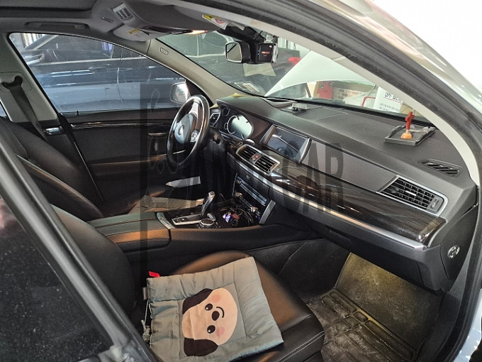 2017 BMW Gran Turismo EfficientDynamics Edition, photograph 4