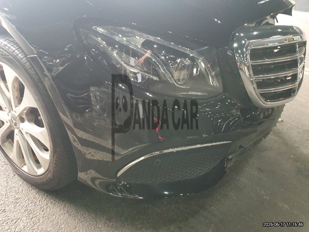 2018 Mercedes-Benz E300 4Matic, photograph 3