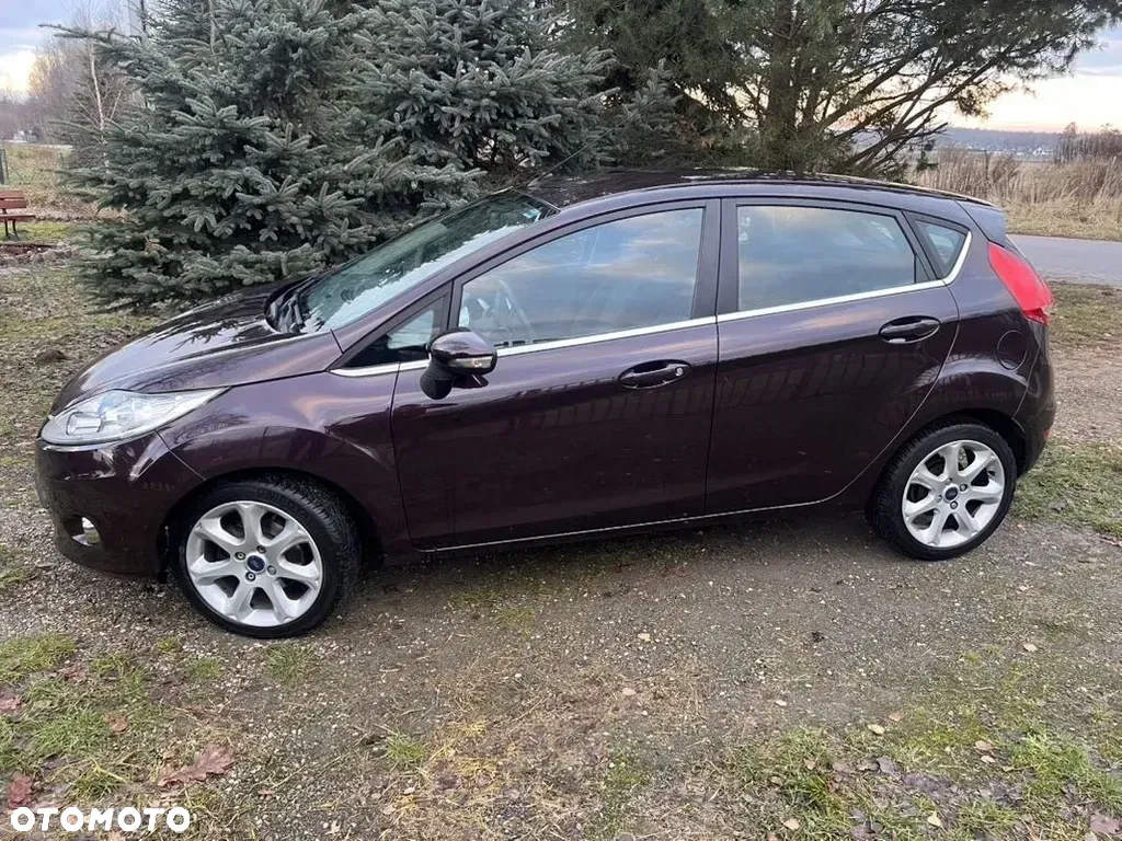 2010 Ford Fiesta, photograph 11
