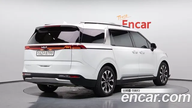 Kia Canival Diesel 9-Seater Noblesse — photo 1 of 20