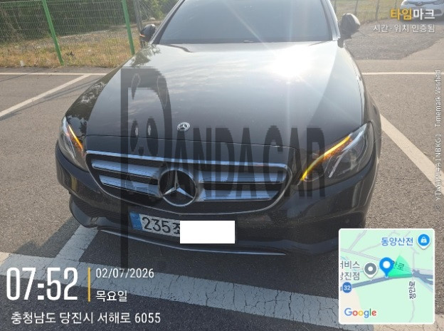 2019 Mercedes-Benz E300, photograph 1