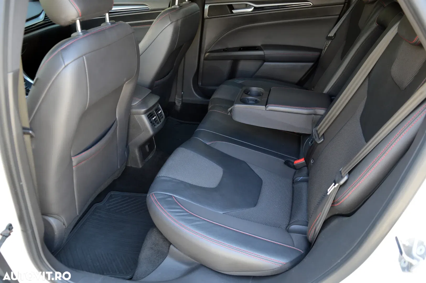 2018 Ford Mondeo 2.0 TDCi Start-Stopp PowerShift-Aut ST-Line, photograph 11