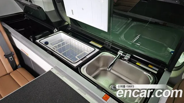2023 Hyundai Staria 2WD Camping Car, photograph 4