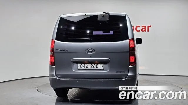 2014 Hyundai Starex 5-Seater VAN, photograph 7