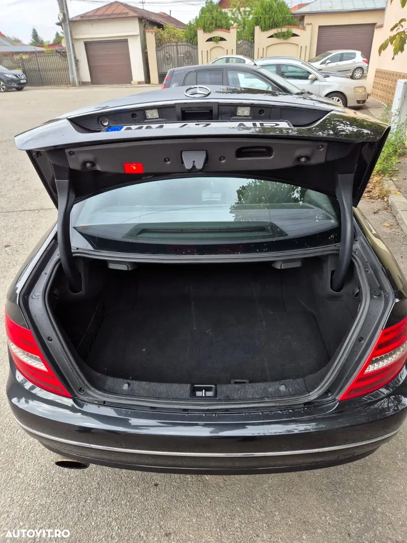 2012 Mercedes-Benz C, photograph 7