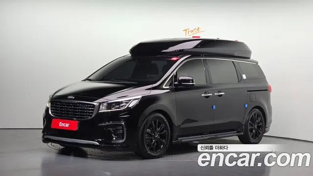 Kia Canival 9-Seater Hi-Limousine — photo 1 of 38
