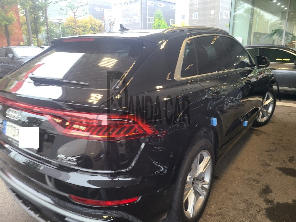 2023 Audi Q8 45 TDI quattro, photograph 2