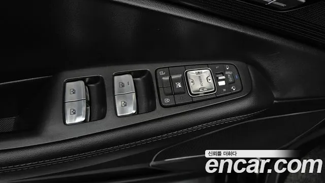 2016 Genesis EQ900 3.8 GDI AWD, photograph 6