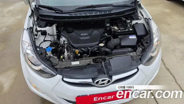 2011 Hyundai AVANTE M16 GDI Luxury, photograph 2